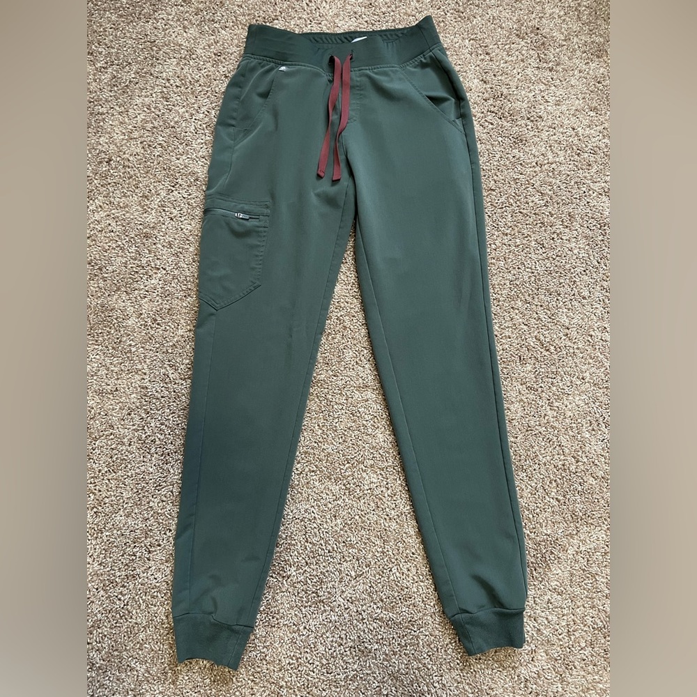 Women’s figs bonsai Zamora jogger scrub pants- XS tall